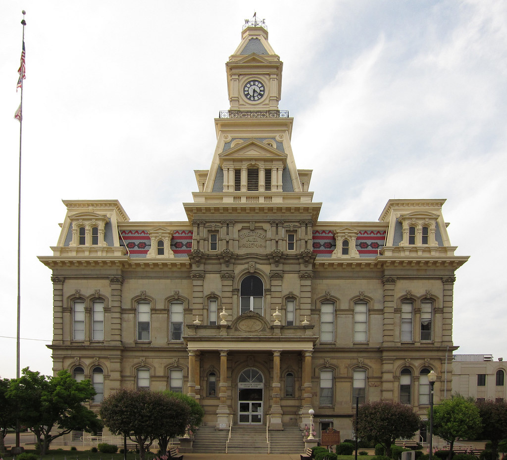 Muskingum County Courthouse The National Road In Zanesvill Flickr